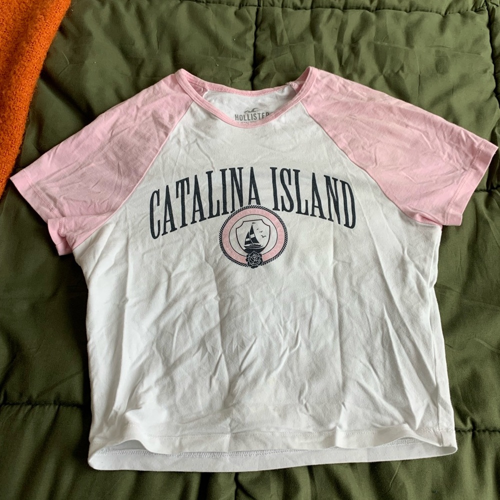 graphic baby tee from hollister. size small.